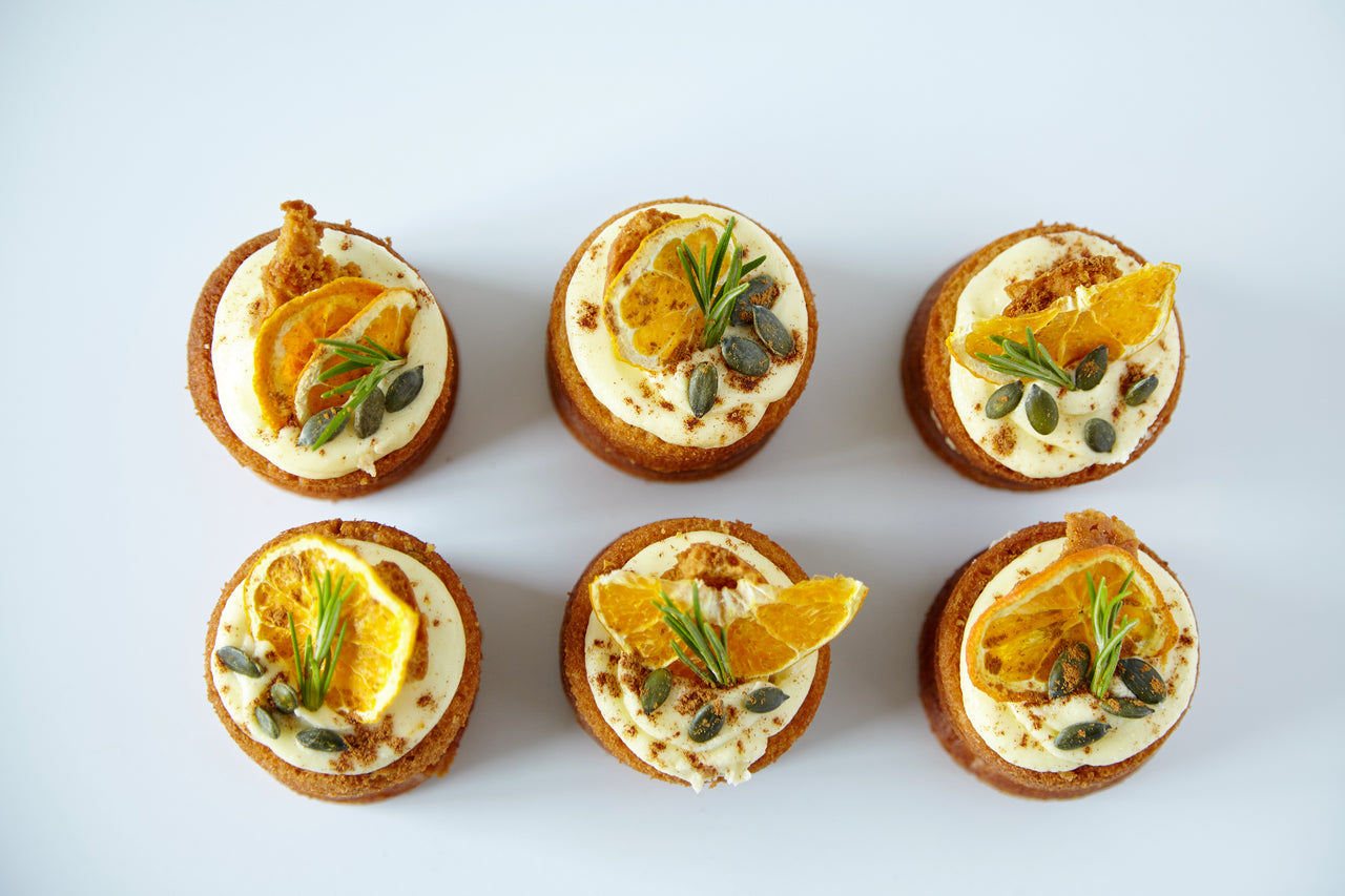 The Carrot Mini Cake Box