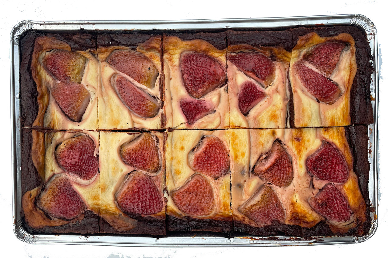 Strawberry Mascarpone Dark Chocolate Brownies [Flourless]