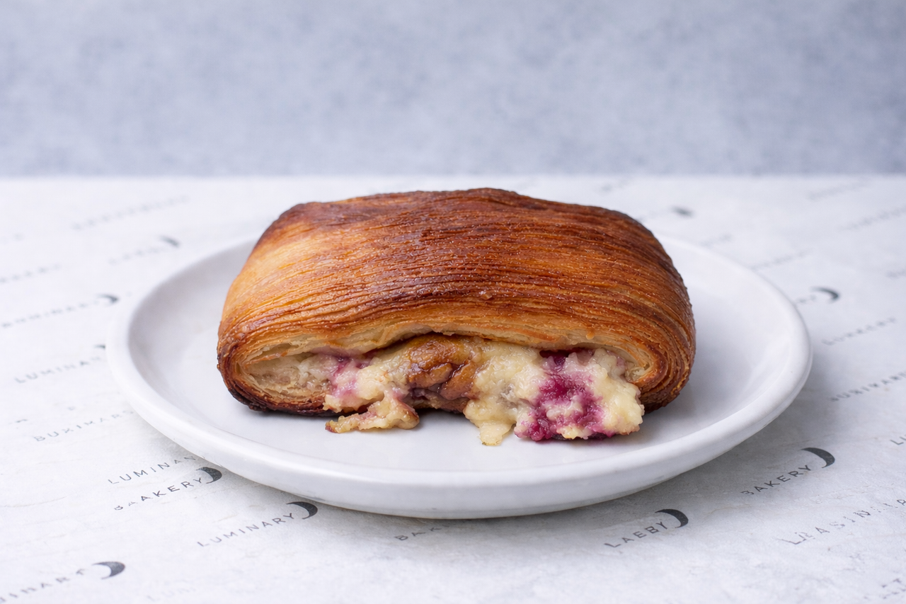 Pain Suisse au Raspberry White Chocolate