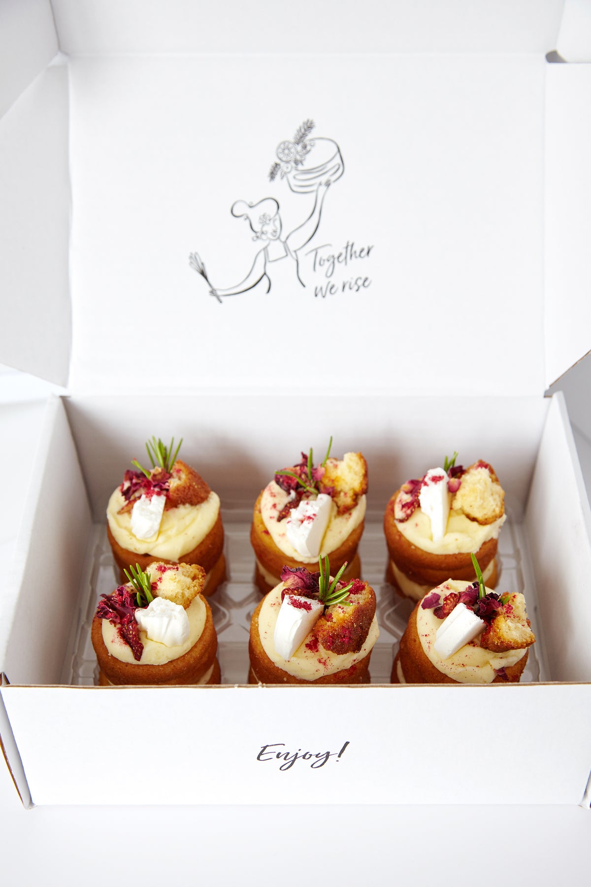 The Classic Victoria Mini Cake Box [Plant Based] | LUMINARYBAKERY.COM ...